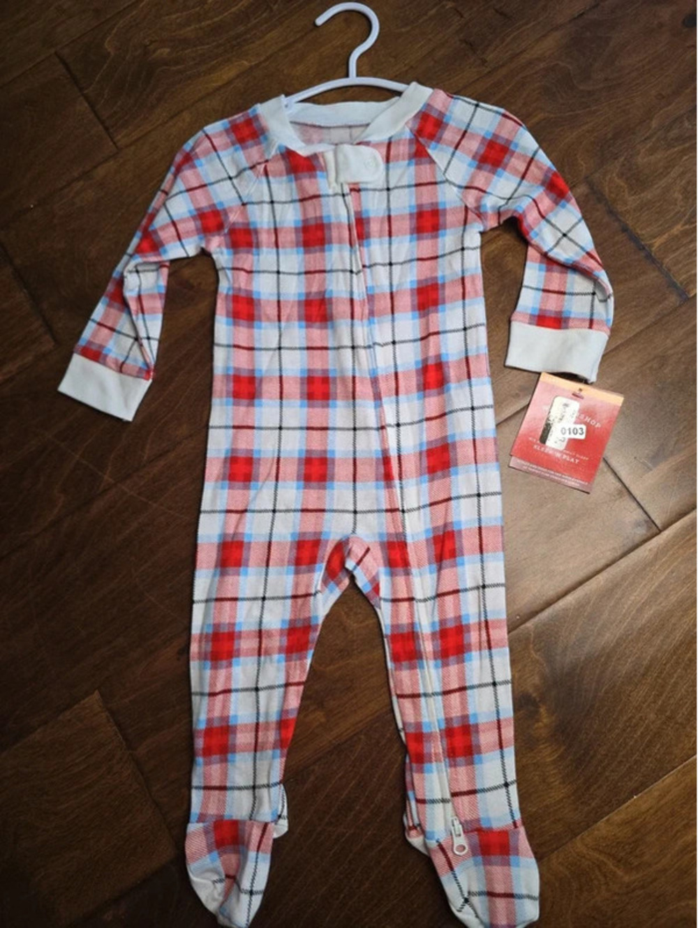 3 to 6m brand new christmas pajamas from target item. 103G6